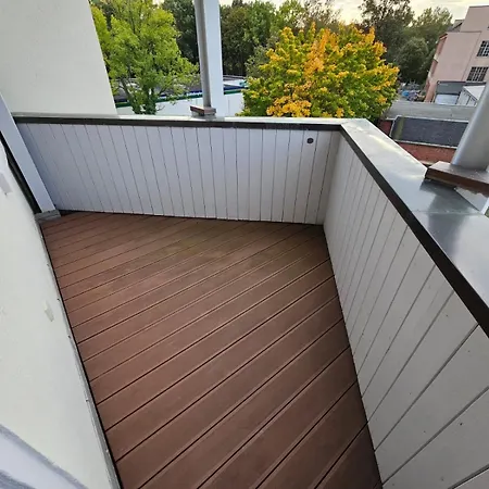 Grosszuegige Ferienwohnung Mit Balkon 2 Parkplaetze Badewanne Chemnitz Exterior photo