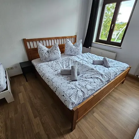 Grosszuegige Ferienwohnung Mit Balkon 2 Parkplaetze Badewanne Chemnitz Exterior photo
