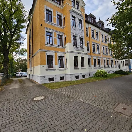 Grosszuegige Ferienwohnung Mit Balkon 2 Parkplaetze Badewanne Chemnitz Exterior photo