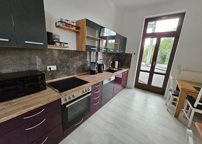 Grosszuegige Ferienwohnung Mit Balkon 2 Parkplaetze Badewanne