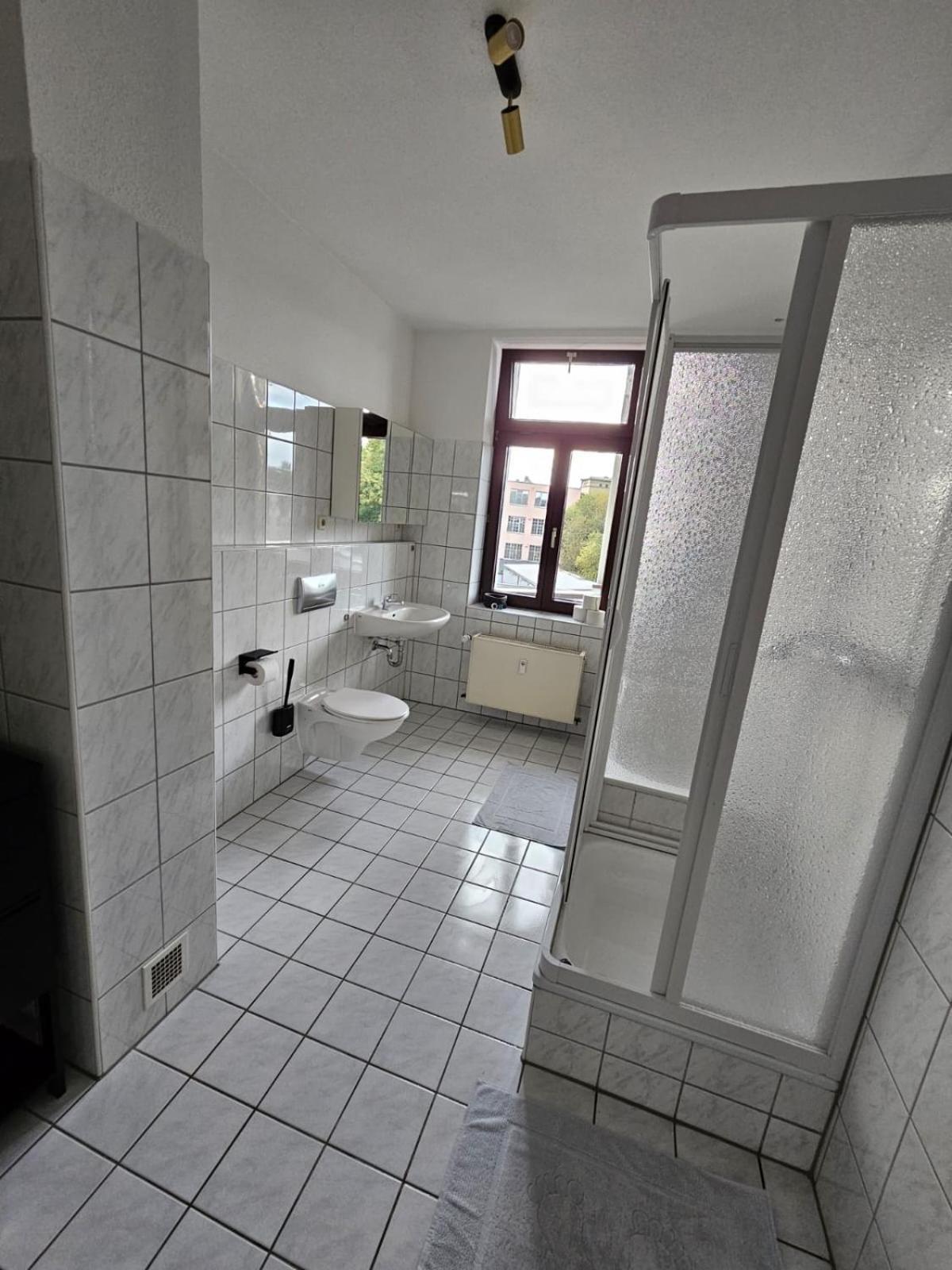Apartment Grosszuegige Mit Balkon 2 Parkplaetze Badewanne *