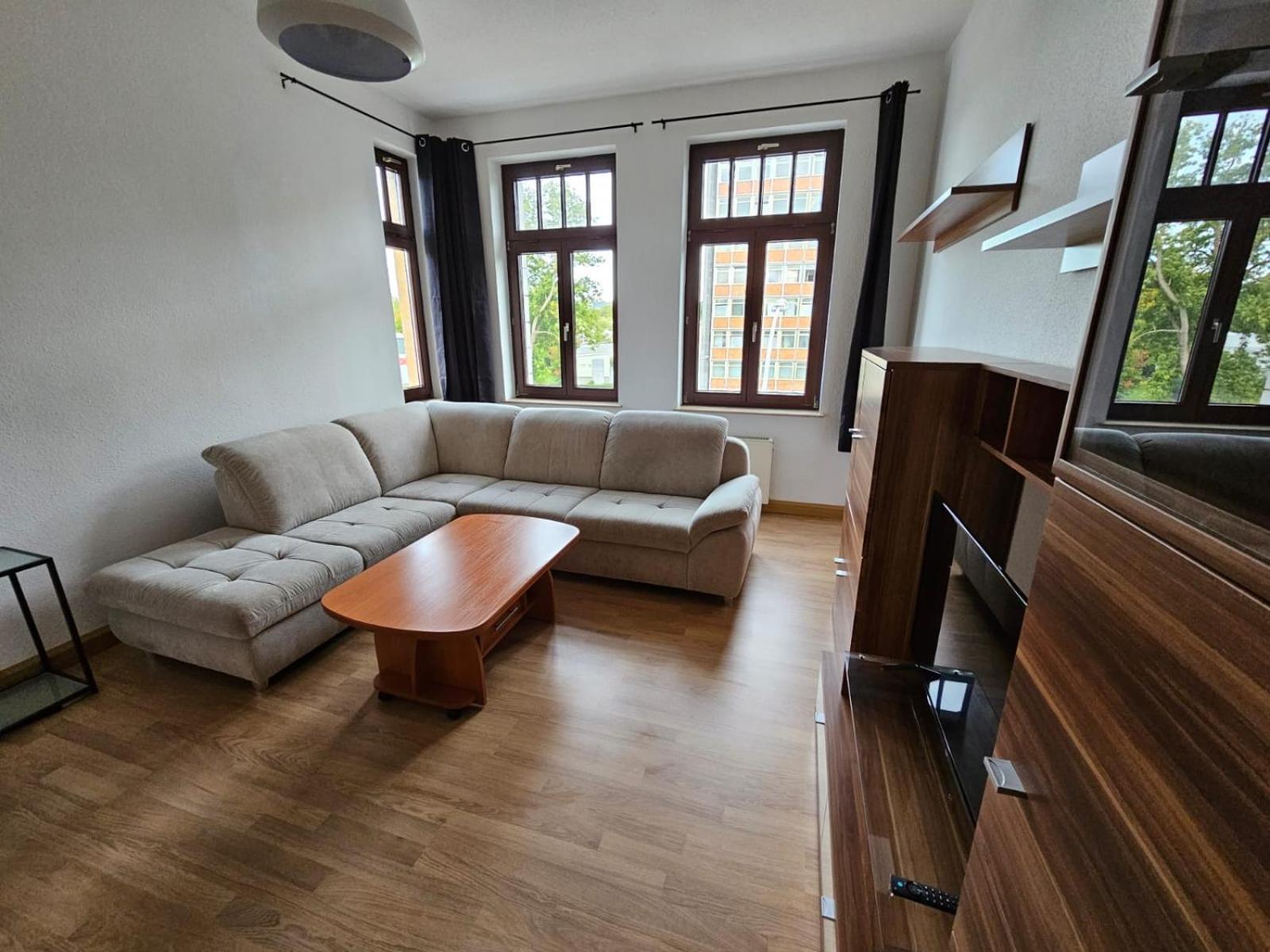 Grosszuegige Mit Balkon 2 Parkplaetze Badewanne Apartment