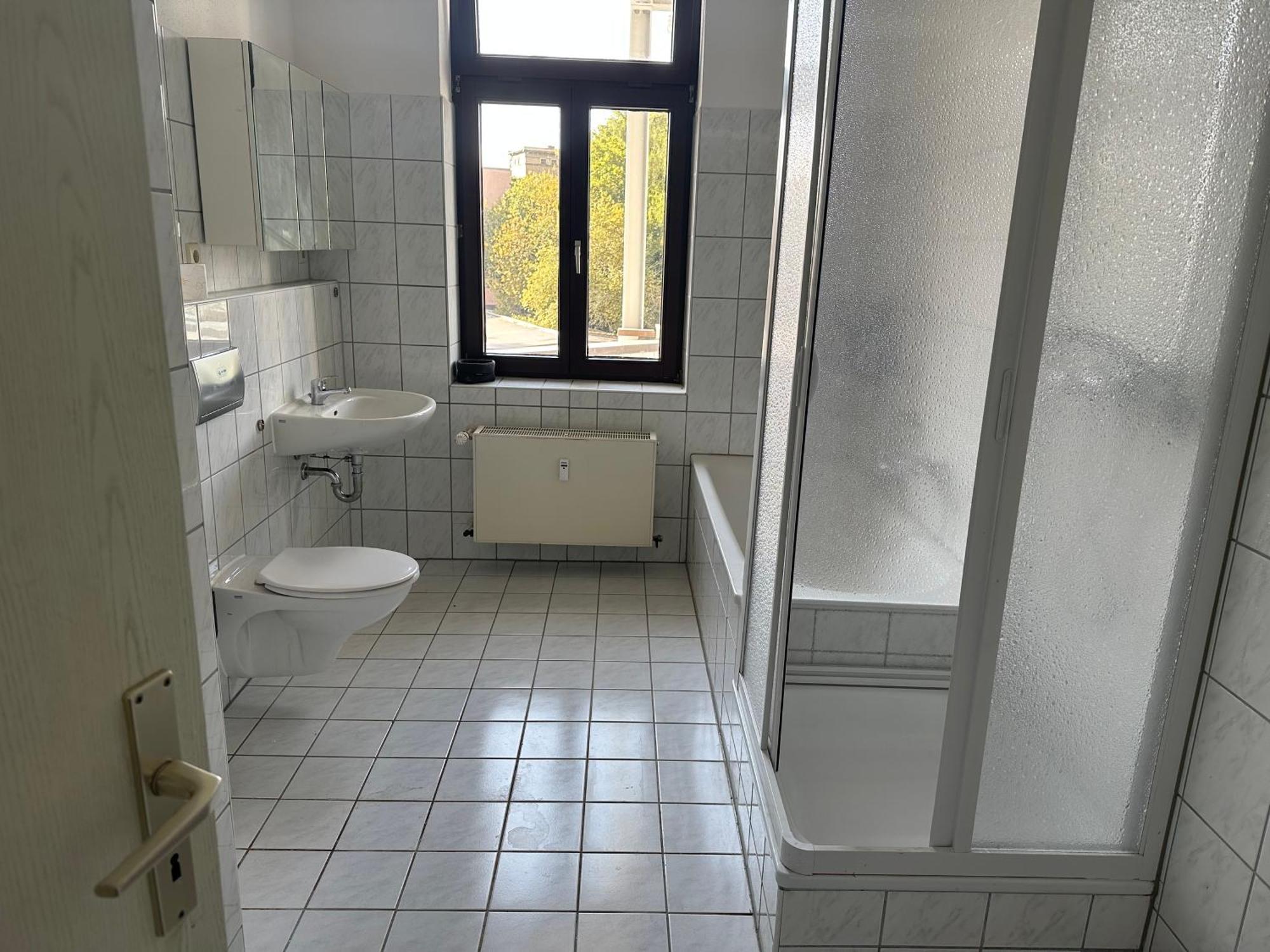 Apartment Grosszuegige Mit Balkon 2 Parkplaetze Badewanne